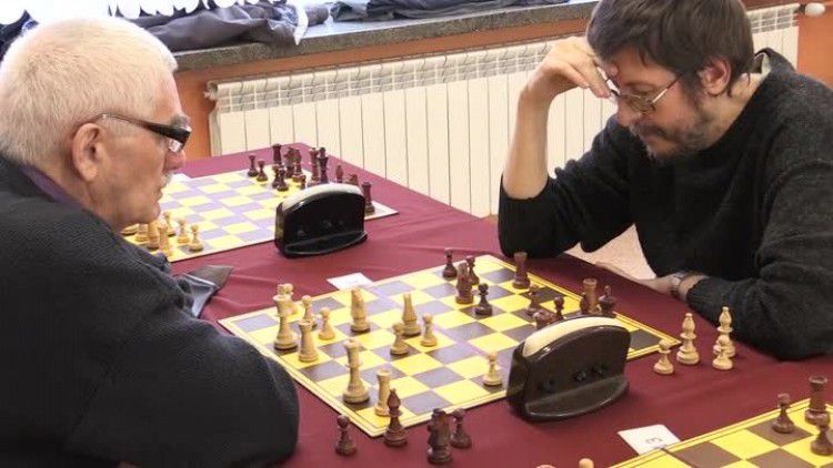 20160408-20160402-c-054-szachisci_walcza_o_gp_siedlec_2016.mp4