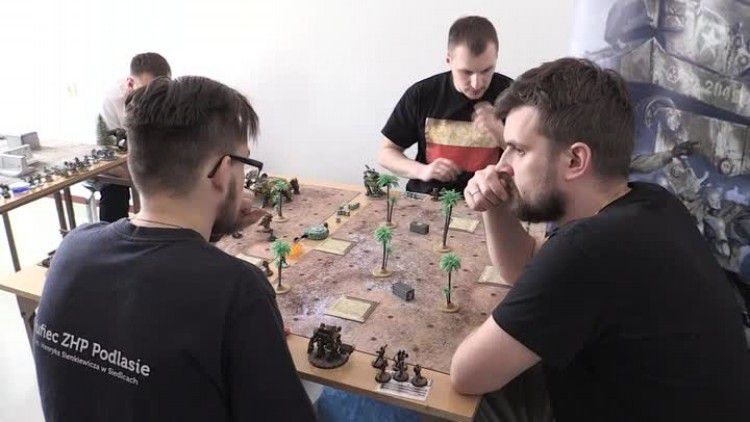 20160408-20160402-c-130-ii_targi_gier.mp4