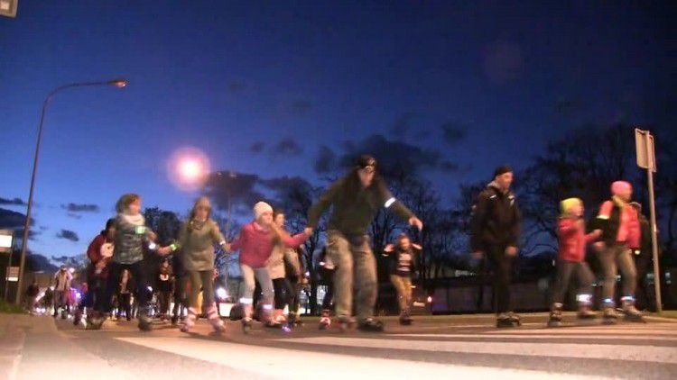 20160425-20160422-c-212-ii_nightskating_za_nami.mp4