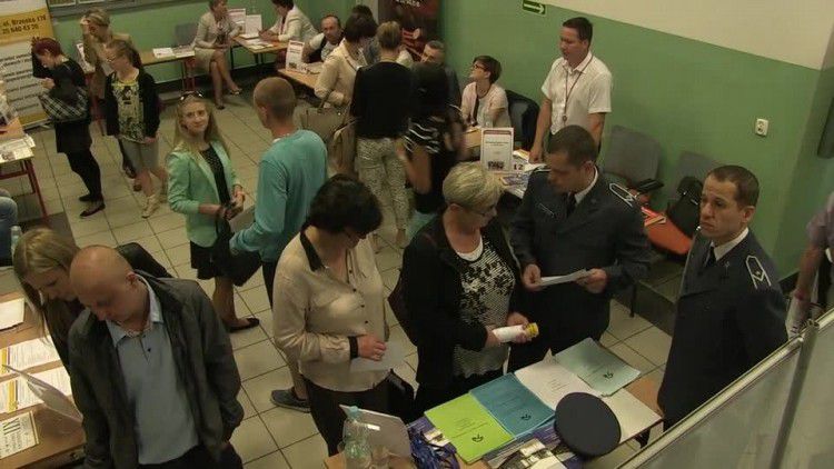 20160608-20160517-c-102-w_sobote_targi_pracy.mp4