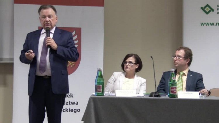 20160727-20160720-c-248-umowy_na_projekty_drogowe.mp4