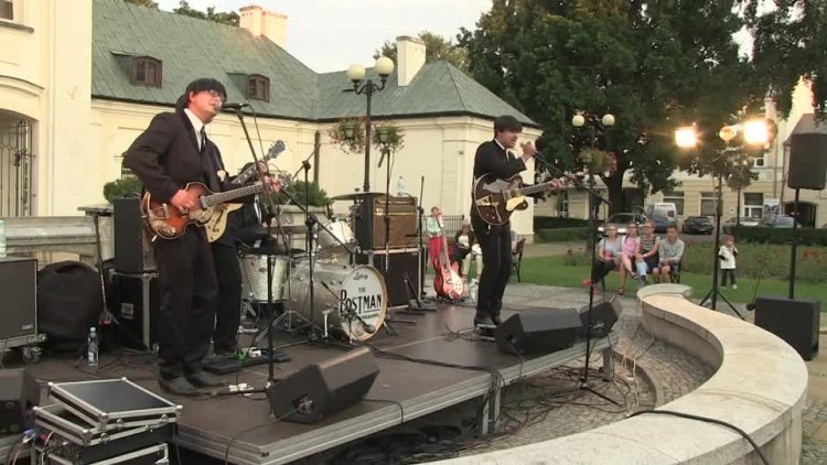 20160824-20160821-c-252-letnie_granie_przy_fontannie.mp4