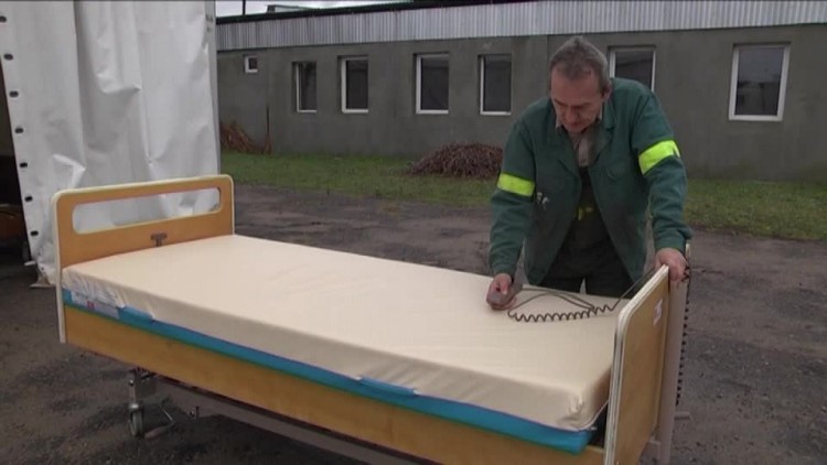 20161109-20161103-c-132-kolejne_lozka_rehabilitacyjne_dla_siedleckiej_caritas.mp4