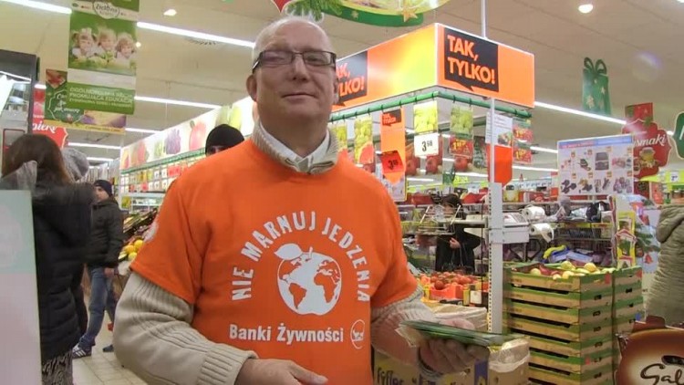 20161130-20161125-c-332-swiateczna_zbiorka_zywnosci.mp4
