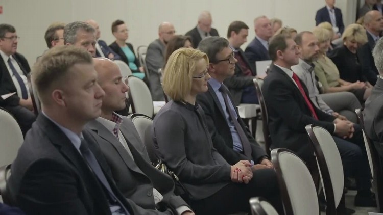 2016_11_26-c-1500-mdc_forum_pracy_hd.mp4