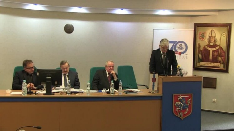 20170322-20170320-c-344-nowa_siec_szkol_uchwalona.mp4
