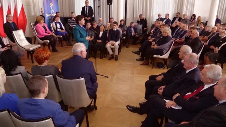 20171027-20171025-c-432-premier_beata_szydlo_w_siedlcach-1.mp4