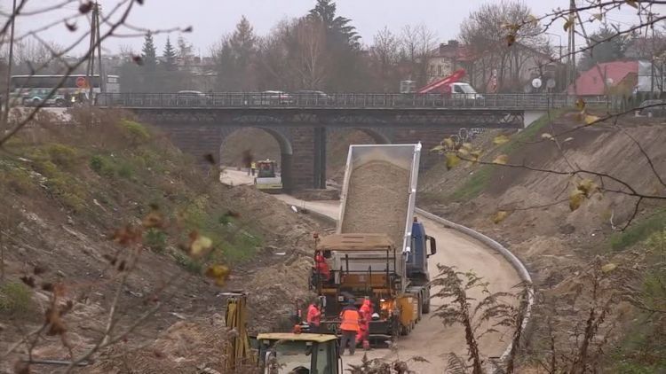 20171117-20171117-c-110-drogowcy_wyprzedzaja_plan.mp4