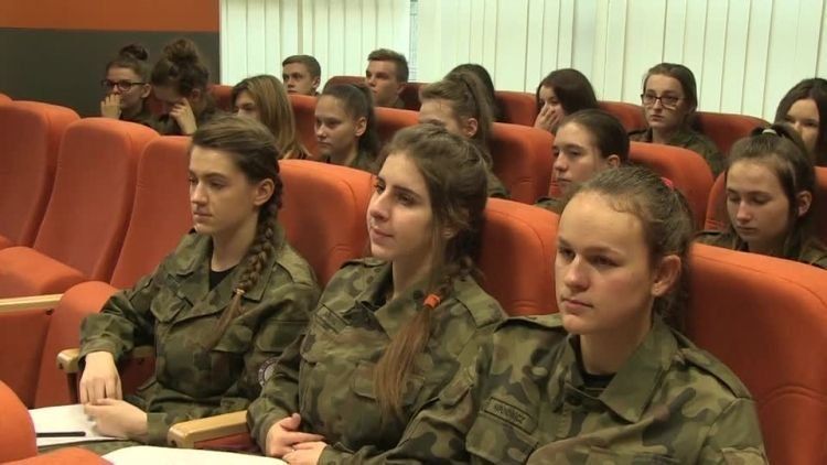 2017_11_27_mniej_przestepcow.mp4