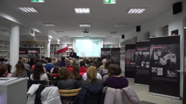 20180319-20180317-c-218-inka_na_wystawie_w_glownej_bibliotece_lekarskiej.mp4