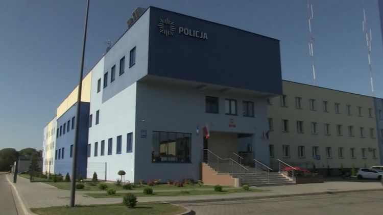 20180824-20180823-c-100-nastolatki_pastwia_sie_nad_kolezanka.mp4