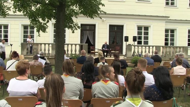 20180905-20180806-c-042-zaproszenie_na_narodowe_czytanie_na_uph_emisja.mp4