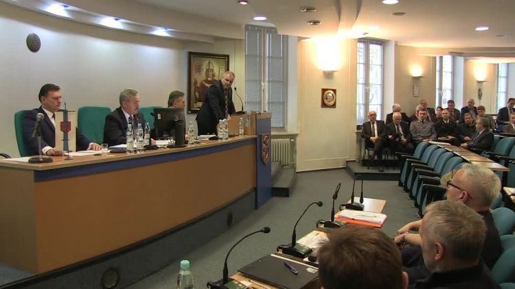 20181130-20181129-c-336-obligacje_podatki_wynagrodzenie_prezydenta_andrzeja_sitnika.mp4