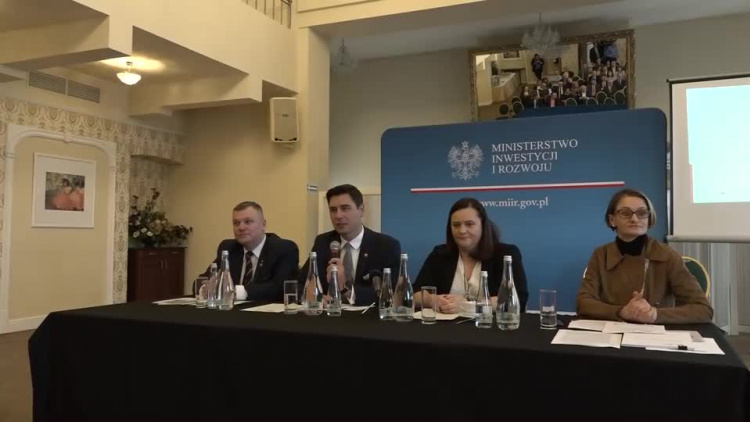 20190118-20190117-c-213-rozmawiaja_o_strategicznym_dokumecie_dla_samorzadow-1_2en80w5kpwisok_.mp4