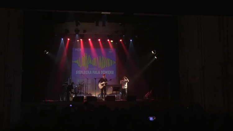 20190415-20190413-c-137-siedlecka_fala_dzwieku_koncert_barfly_akustik_b6-1.mp4