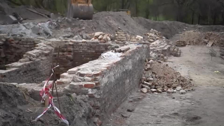 20190422-20190414-c-203-brama_koszarska-1.mp4