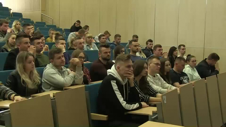 20190426-20190424-c-224-spotkanie_z_przedstawicielami_sluzby_wieziennej_na_uph-1.mp4