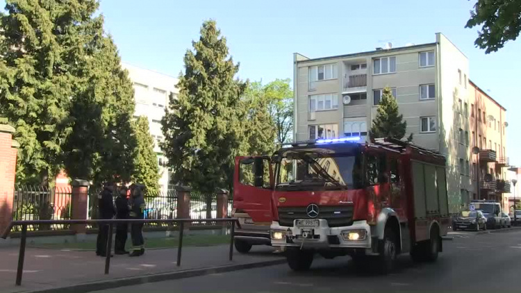 20190508-20190507-c-026-alarmy_bombowe_podczas_matur-1.mp4
