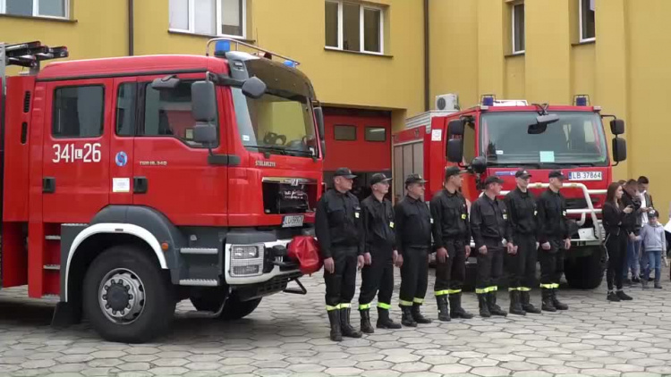20190517-20190516-c-113-dwa_nowe_wozy_dla_bielskiej_strazy-1.mp4