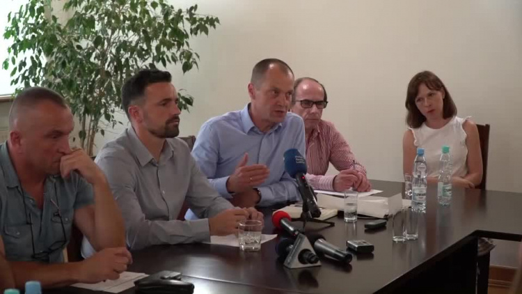 20190703_-_20190702_-_c-419-projekt_stadionu_za_9_miesiecy_poprawiony-1.mp4