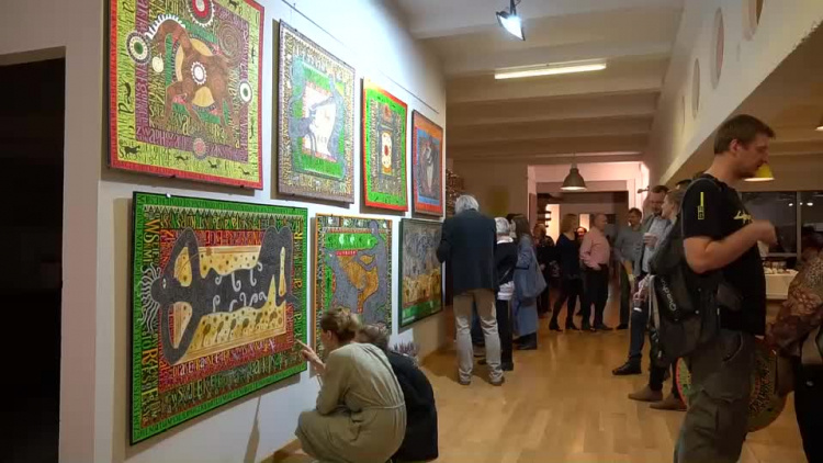 20191113-20191112-c-403-kulik_i_jedrych_na_jednej_wystawie-1.mp4