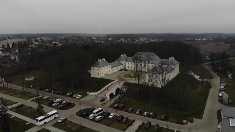 20191202-20191130-c-211-dyskutowali_o_turystyce-1.mp4