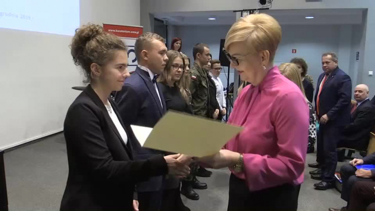 20191213-20191205-c-209-stypendia_prezesa_rady_ministrow-1.mp4