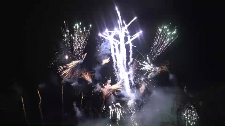 20200101-20191231-c-145-mamy_nowy_rok_sylwester_na_placu-1.mp4
