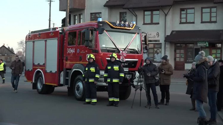 20200210-20200209-c-121-tak_wyglada_nowy_woz_piszczackich_strazakow-1.mp4