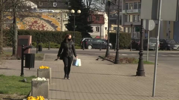 20200417-20200416-c-048-nakaz_oslony_ust_i_nosa_wszedl_w_zycie-1.mp4