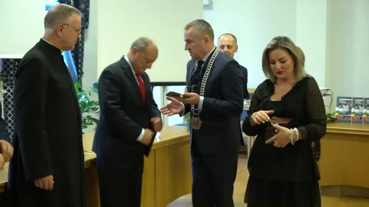 20201002-20200929-c-304-uroczysta_sesja_rady_miasta_biala_podlaska-1.mp4