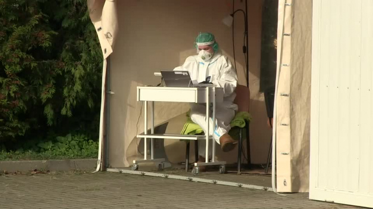 20201111-20201110-c-433-siedlczanie_nadal_bez_mozliwosci_wykonania_testu_z_samochodu-1.mp4