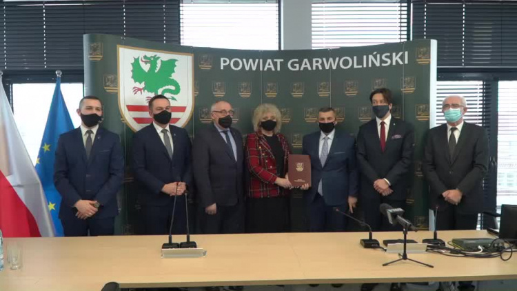 20210208-20210125-c-458-podpisano-umowe-na-sporzadzenie-projektu-nowego-mostu-na-wisle-1.mp4
