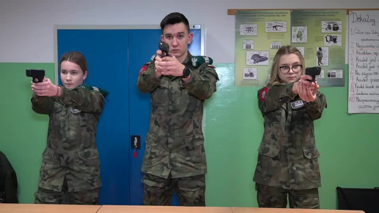 20210210-20210208-c-148-mundury-dla-uczniow-terespolskiej-szkoly-1.mp4
