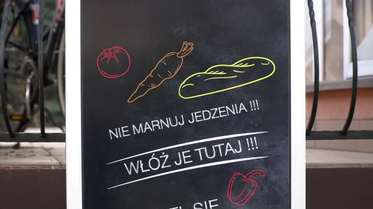 20210310-20210309-c-433-lodowka-dla-potrzebujacych-1.mp4