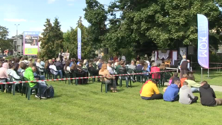 20210910-20210906-c-414-narodowe-czytanie-z-grupa-witraz-1.mp4