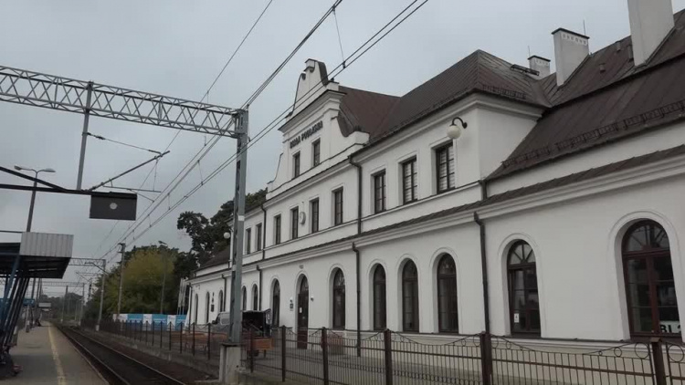 20210920-20210917-c-411-dworzec-pkp-w-bialej-podlaskiej-z-nowym-patronem-1.mp4