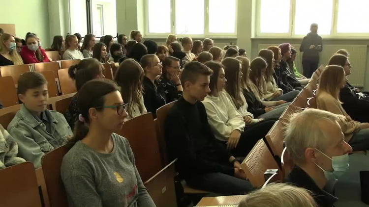 20211025-20211021-c-342-festiwal-nauki-i-sztuki-w-uph-1.mp4
