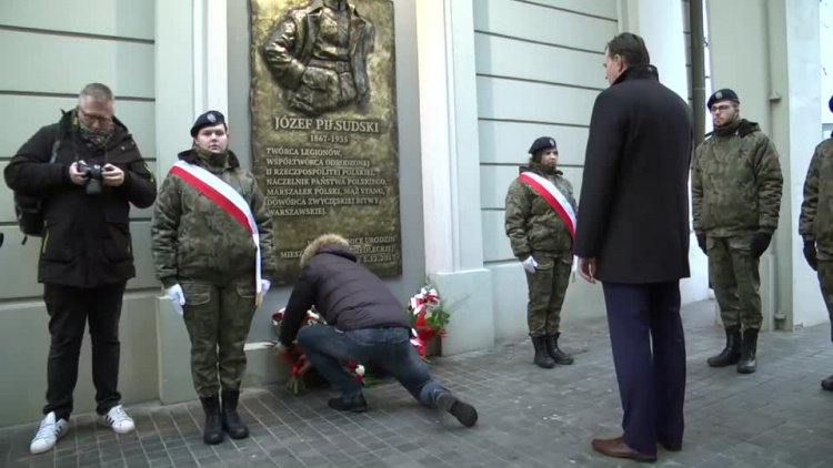20211206-20211204-c-216-154-rocznica-urodzin-marszalka-jozefa-pilsudzkiego-1.mp4