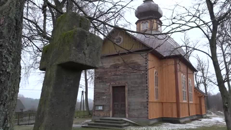 20211215-20211213-c-312-ksiadz-robi-skarpety-na-rzecz-kosciola-1.mp4