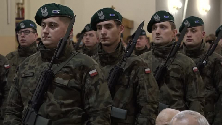 20211215-20211213-c-327-pomnik-ofiar-stanu-wojennego-w-terespolu-1.mp4