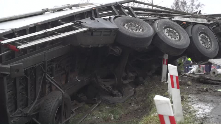 20220119-20220119-c-052-wypadek-na-przejezdzie-kolejowym-w-stoku-lackim-1.mp4