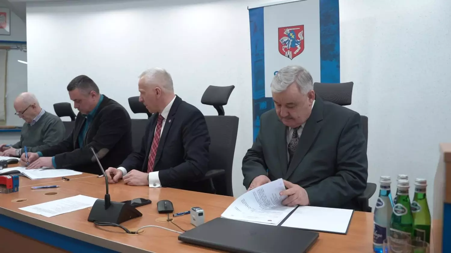 20260313-20260310-c-225-umowa-na-budowe-drog-wojskowych.mp4