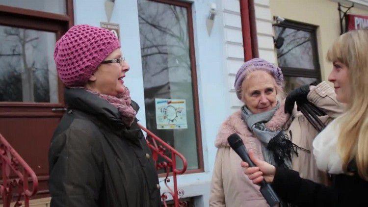 media-Filmy-20160216_20160217_SONDA_czy_ubieramy_sie_modnie_0624