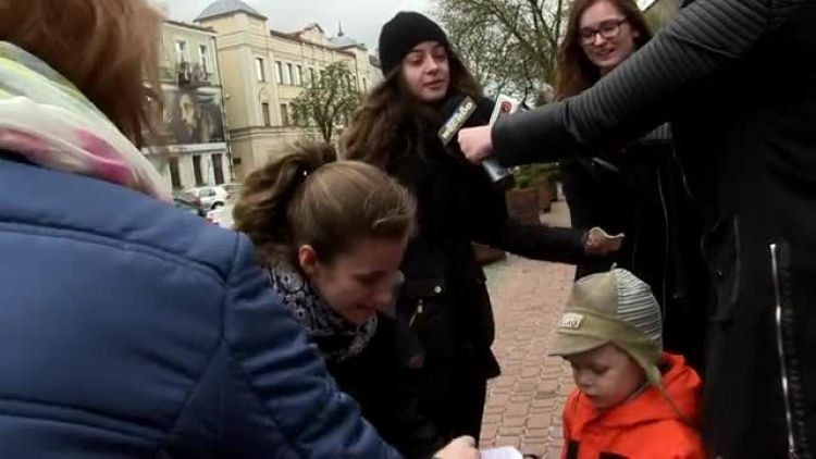 20150422-tysiace_zl_zebrala_mlodziez.mp4
