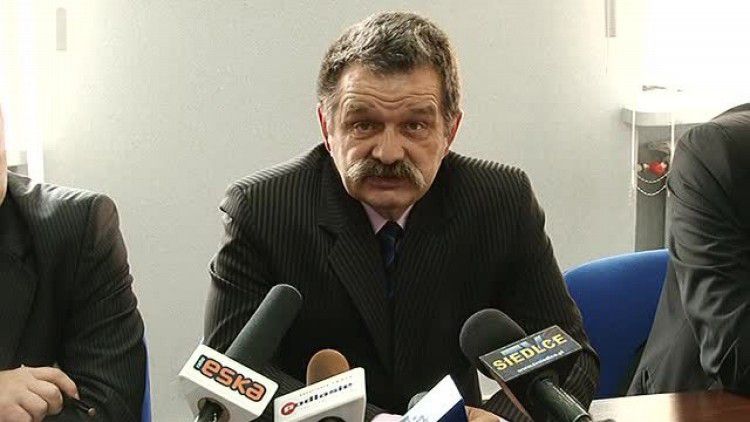 media-artykuly-2011.09.23-cwiczenia_ratusz